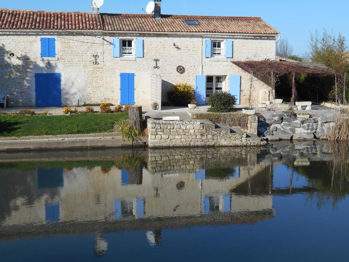 Marais Poitevin Bord Riviere Peche ,Barque, Velos, Wifi, Linge, Cheminee, Cuisine, Terrain De Boules La Taillee Экстерьер фото